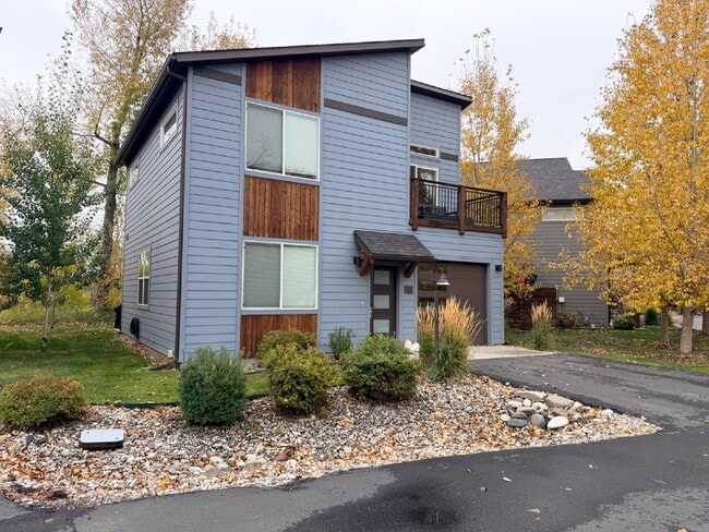 Photo - Gorgeous and Quiet 3 Bed 2.5 Bath Home in ...