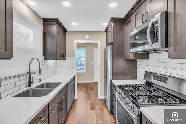 Building Photo - 711 Smith Ave