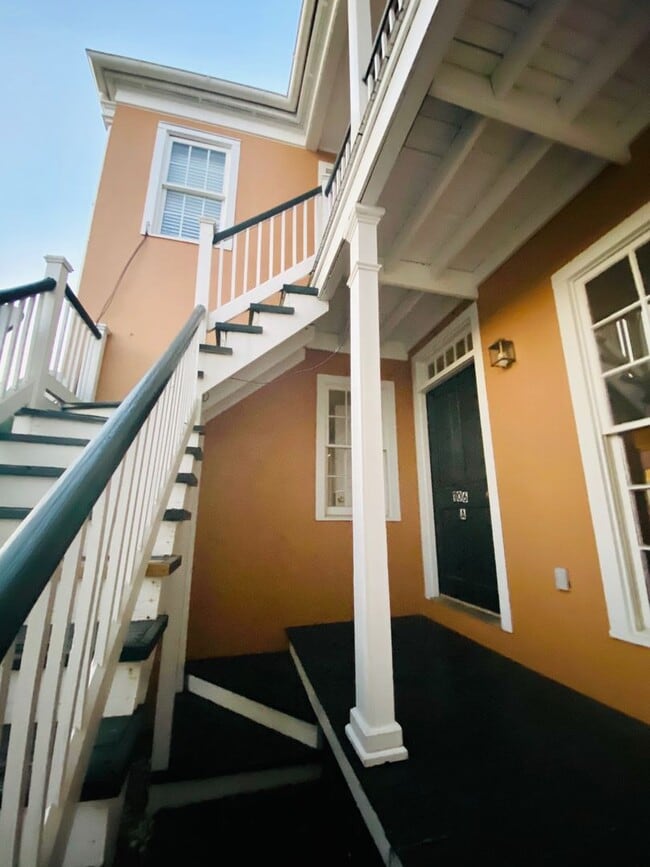 Building Photo - 106 Planters Row Unit A