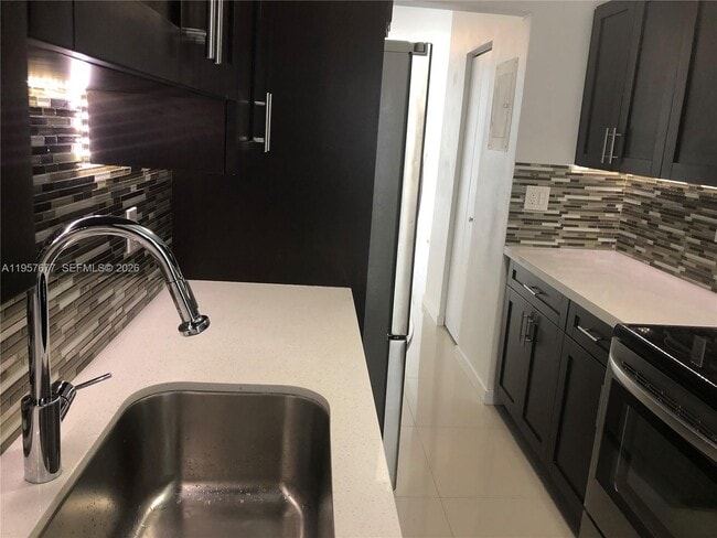 Photo - 10001 W Bay Harbor Dr Unit 206