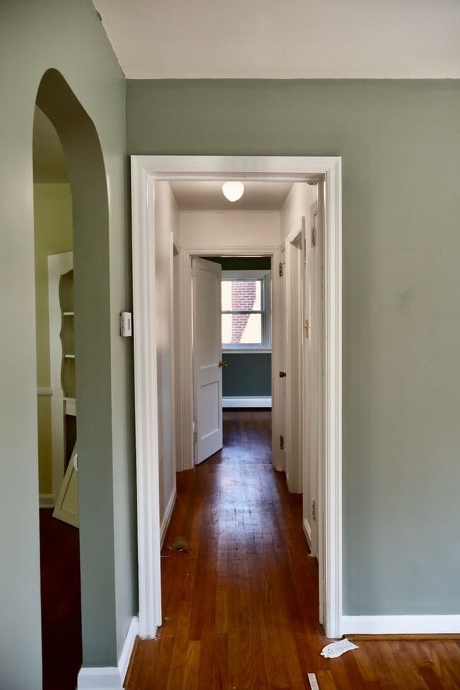 Photo - Bungalow in Penn Manor : 2bd/1ba