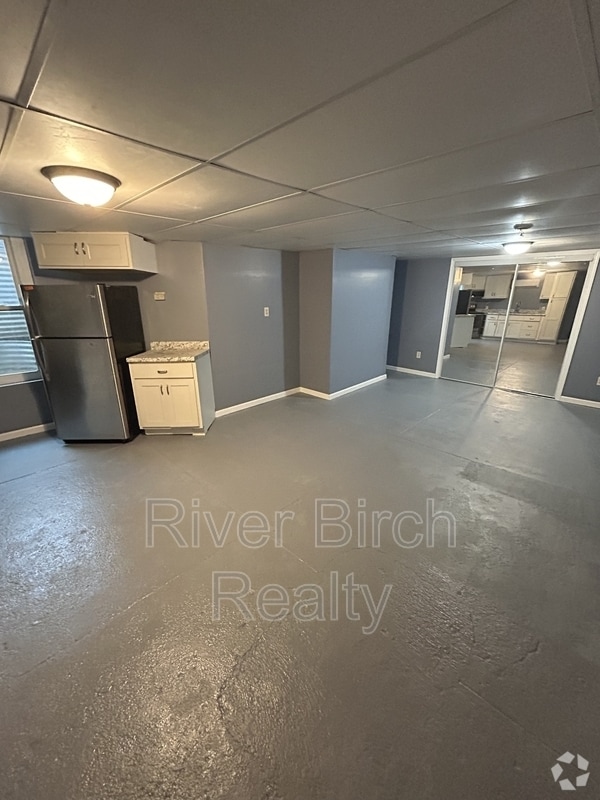Building Photo - 417 E Cook St Rental