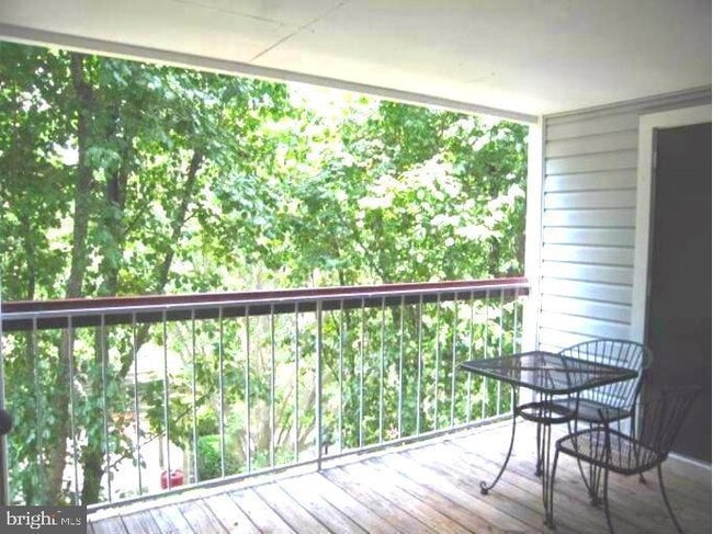 Private Balcony off Living Room! - 9902 Boysenberry Way Unidad #282 Rental