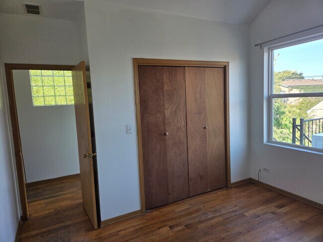1259 S Kolin Ave Unit 3