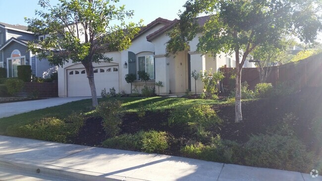 Building Photo - huddlestone Rental