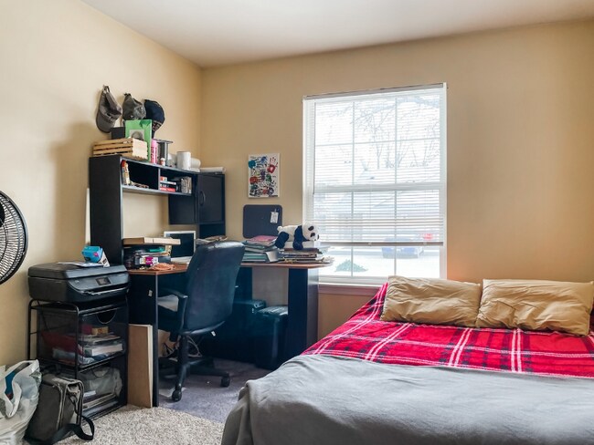 Photo - 1160 N Red Oak Cir Unit #2