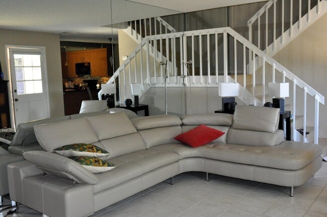 Photo - 223 2nd Ln