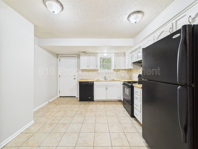 Photo - 1229 W Hayward Ave Unidad C