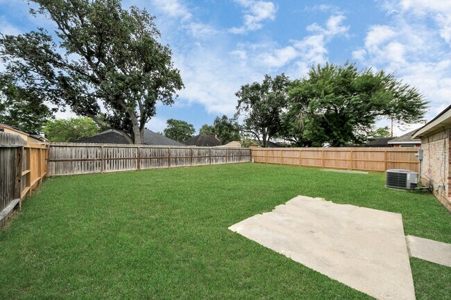 Photo - 2614 Village Cir Dr
