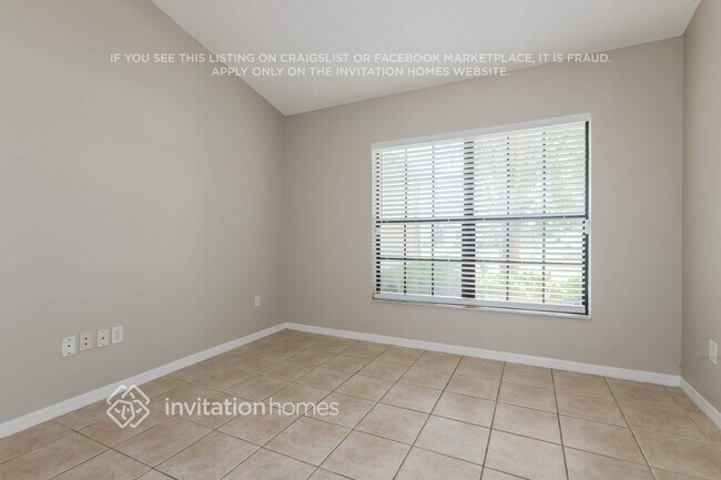 1412 Holleman Dr
