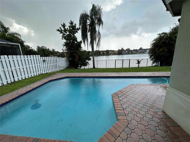 Photo - 2611 Regalia Way