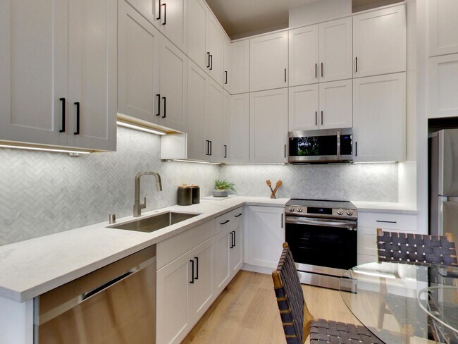 Photo - 635 Fulton St Unit 7