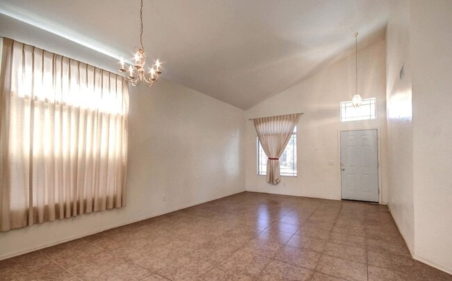 Photo - 1613 S 105th Dr