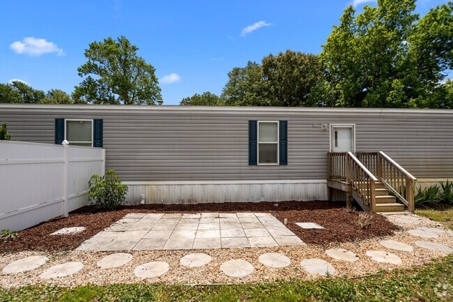 Building Photo - 2039 Elmwood St SW Rental