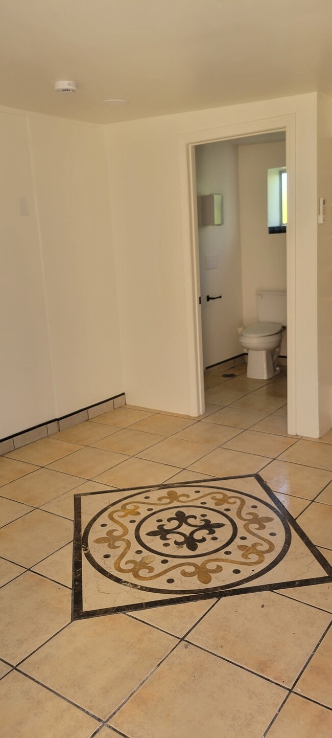 Photo - 1430 Peach Ave