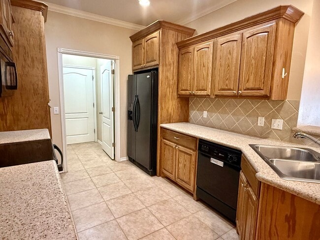 Photo - Cute 3 Bed Duplex In Yukon