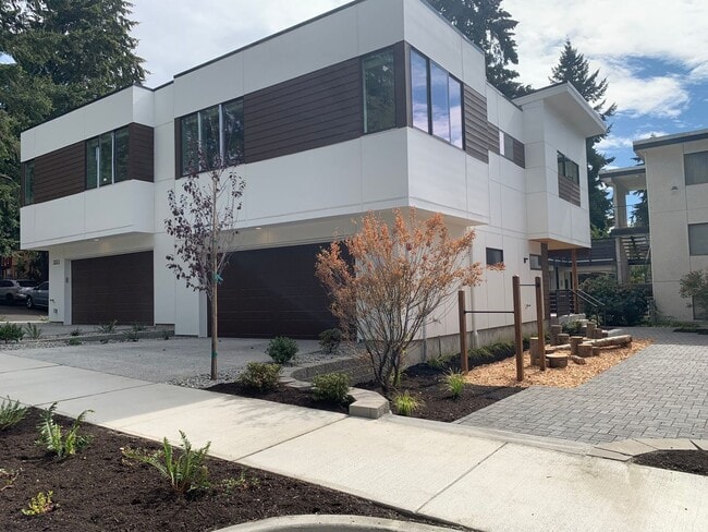 Rubi Townhomes - Rubi Townhomes