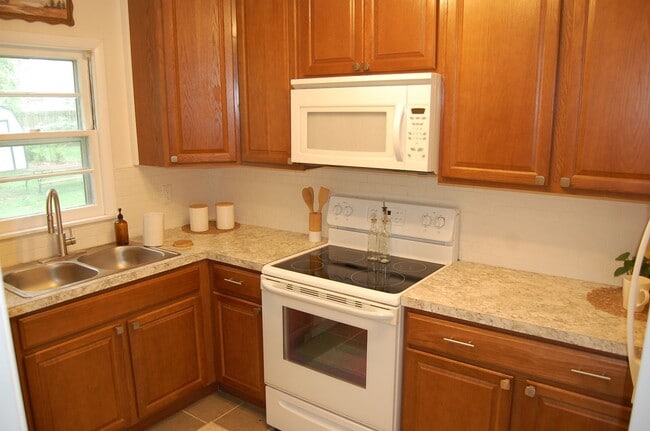 Photo - Super-cute 2bd home near Midtown!