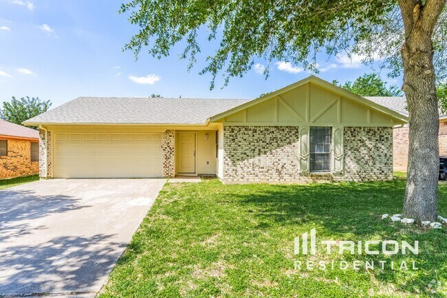Building Photo - 2908 S Meadow Dr Rental