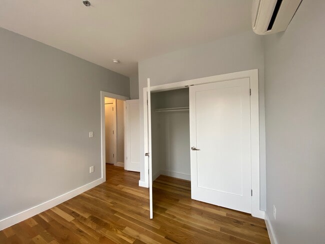 Photo - 2040 Kennedy