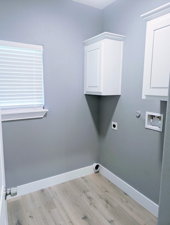 Photo - 405 E Wilson Ave