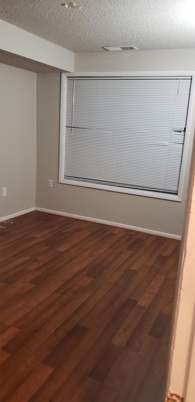 Photo - 3817 Swann Rd