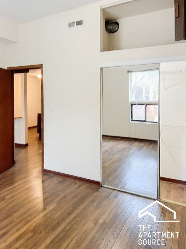 Photo - 877 W Lill Ave Unidad D2