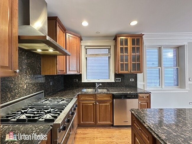 Photo - 3721 N Clifton Ave Unit J00W