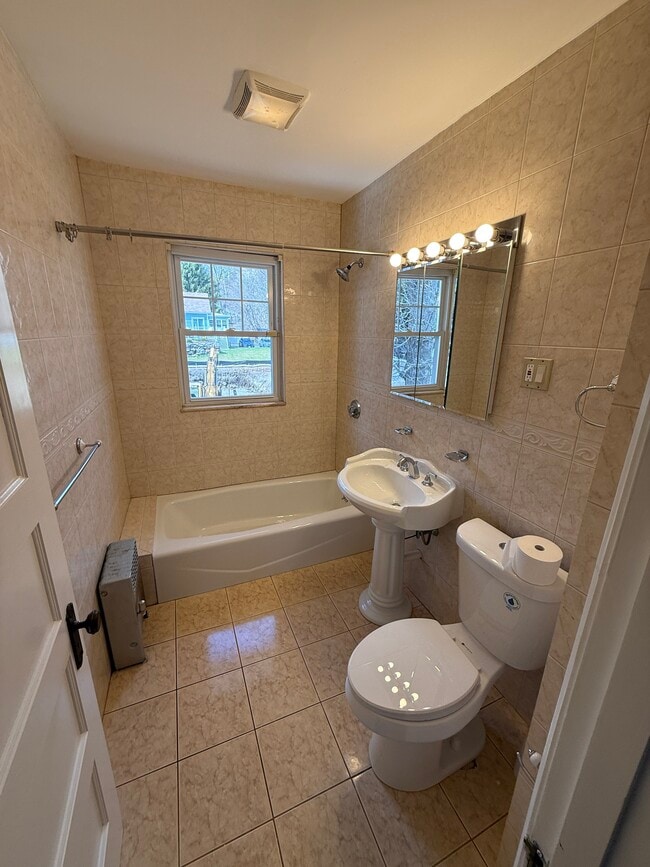 Photo - 612 Grove St Unit 2