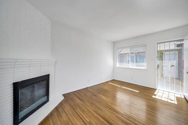 Living Room - 440 Longfellow Ave