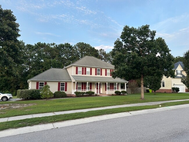 Photo - 421 Holly Ln