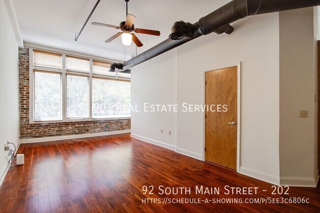 Photo - 92 S Main St