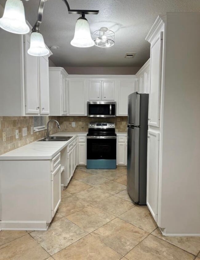 Photo - 16539 Amargos Dr