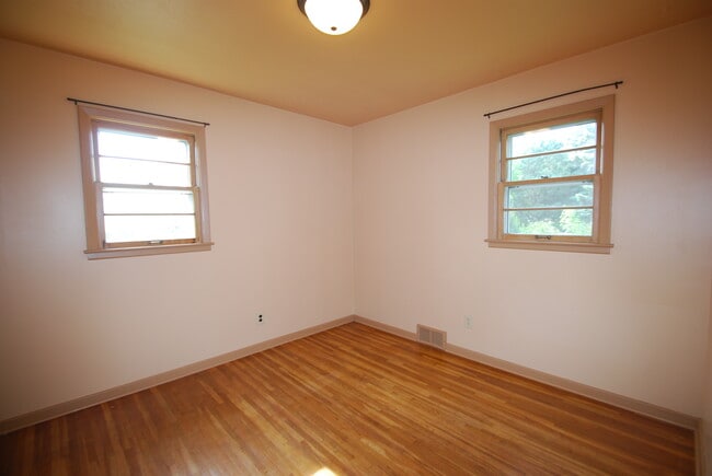 Dormitorio - 1609 6th St
