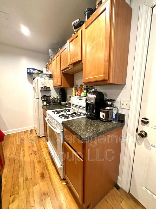 Photo - 910 W Oakdale Ave Unit BF