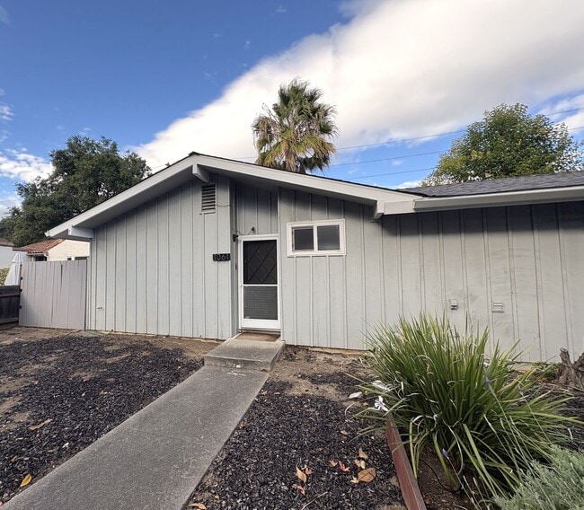 Photo - 1061 Alma St Unit 1061