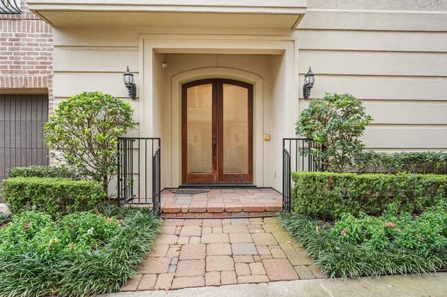 Photo - 521 Lovett Blvd