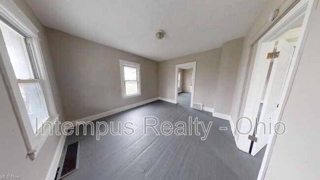 Photo - 12633 Edmonton Ave Unit #2