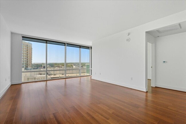 Building Photo - 300 Bowie St Unit 904