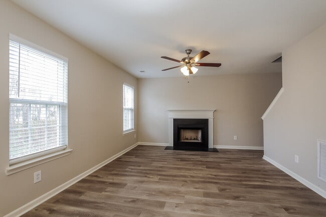 Photo - 937 Grass Hollow Ct