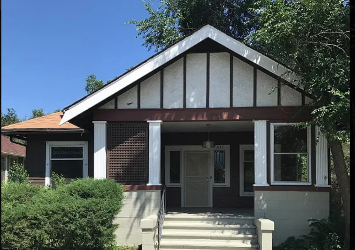 Victorian Home Downtown – Available July 1... - Victorian Home Downtown – Available July 1...