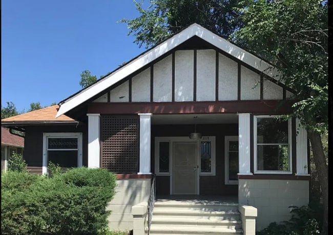 Victorian Home Downtown – Available July 1... - Victorian Home Downtown – Available July 1...