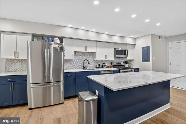 Building Photo - 3934 Stone Gate Dr Unit A