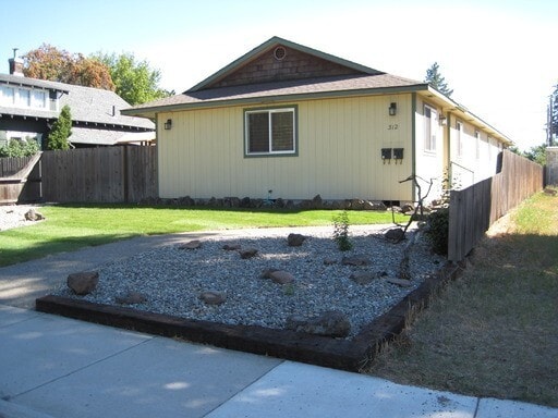 Building Photo - 312 W 9th Ave Unit B Rental