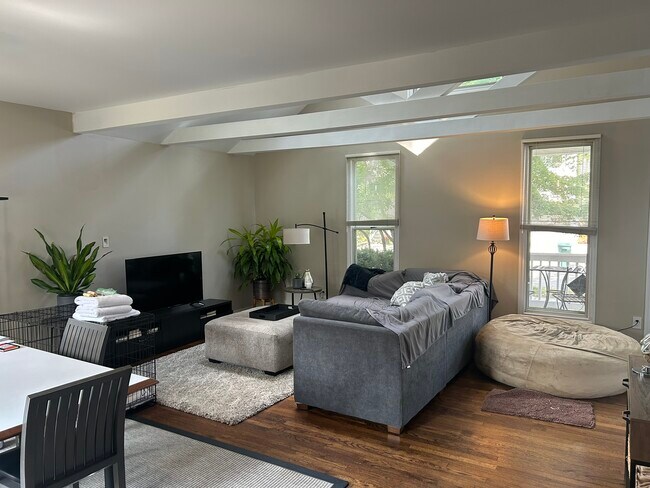 Photo - 912 Humphrey Ave