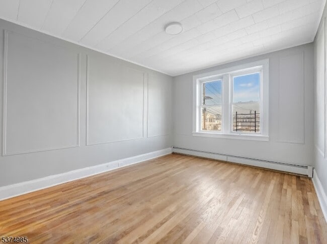 Photo - 102 Genessee Ave