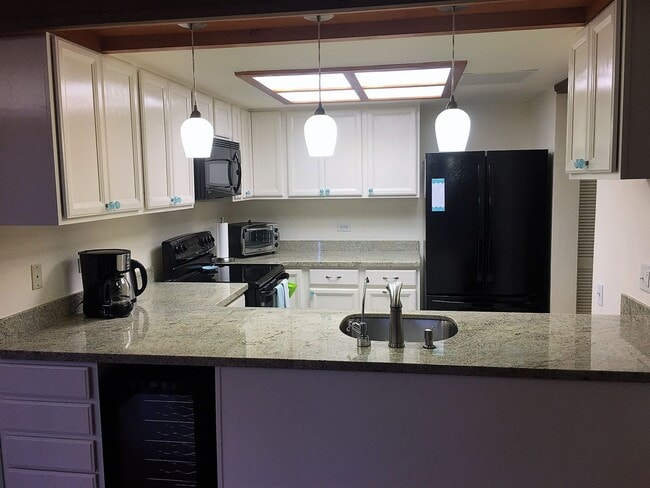 Building Photo - Available Now | A Beautiful 2 bed / 2 bath... Unit #303 Rental