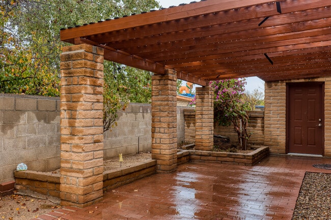 Photo - 7711 E 39th St