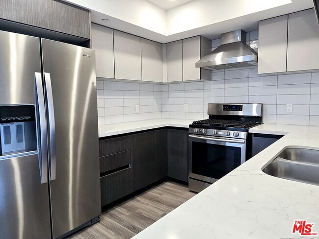 Photo - 5030 Rosewood Ave Unit 503