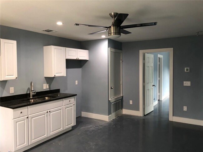 Photo - 1804 Garden St